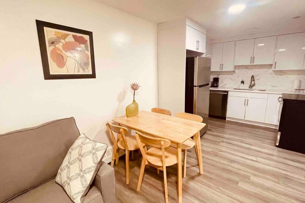 Unit #201 Cozy Mountain View 1Br In Dt Apartment Канмор Екстериор снимка